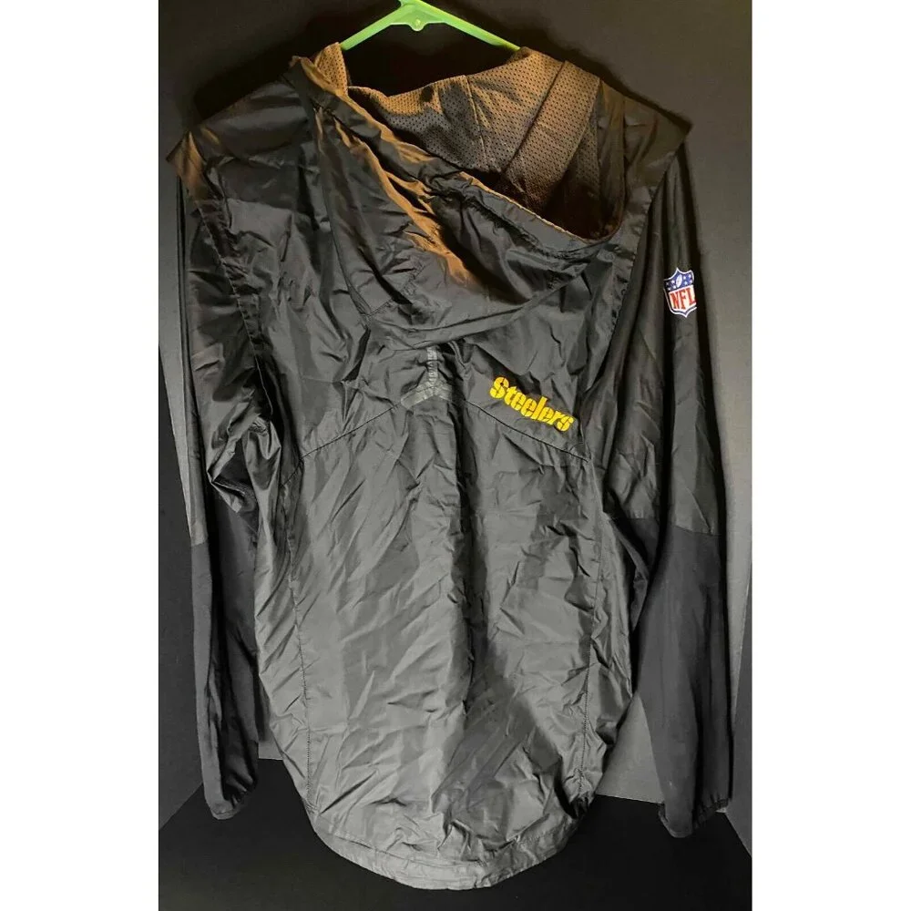 Nike Mens NFL Pittsburg Steeler Half-Zip On Field Mens S Windbreaker Hoodie